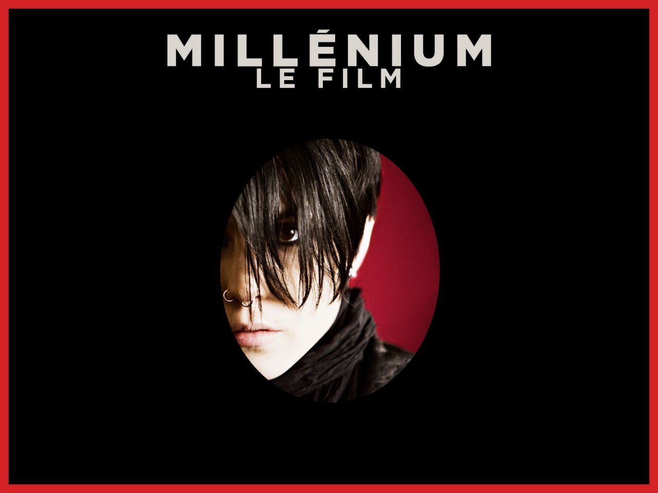 Девушка с татуировкой дракона