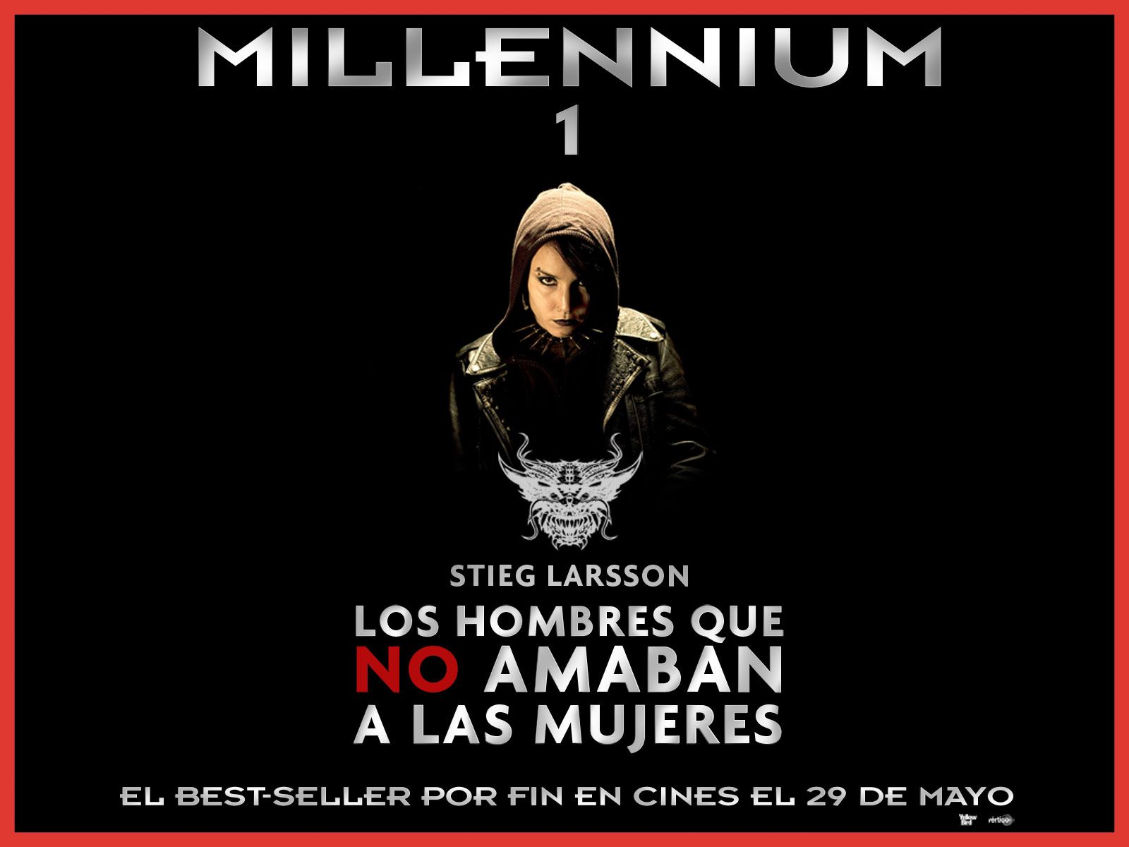 Девушка с татуировкой дракона